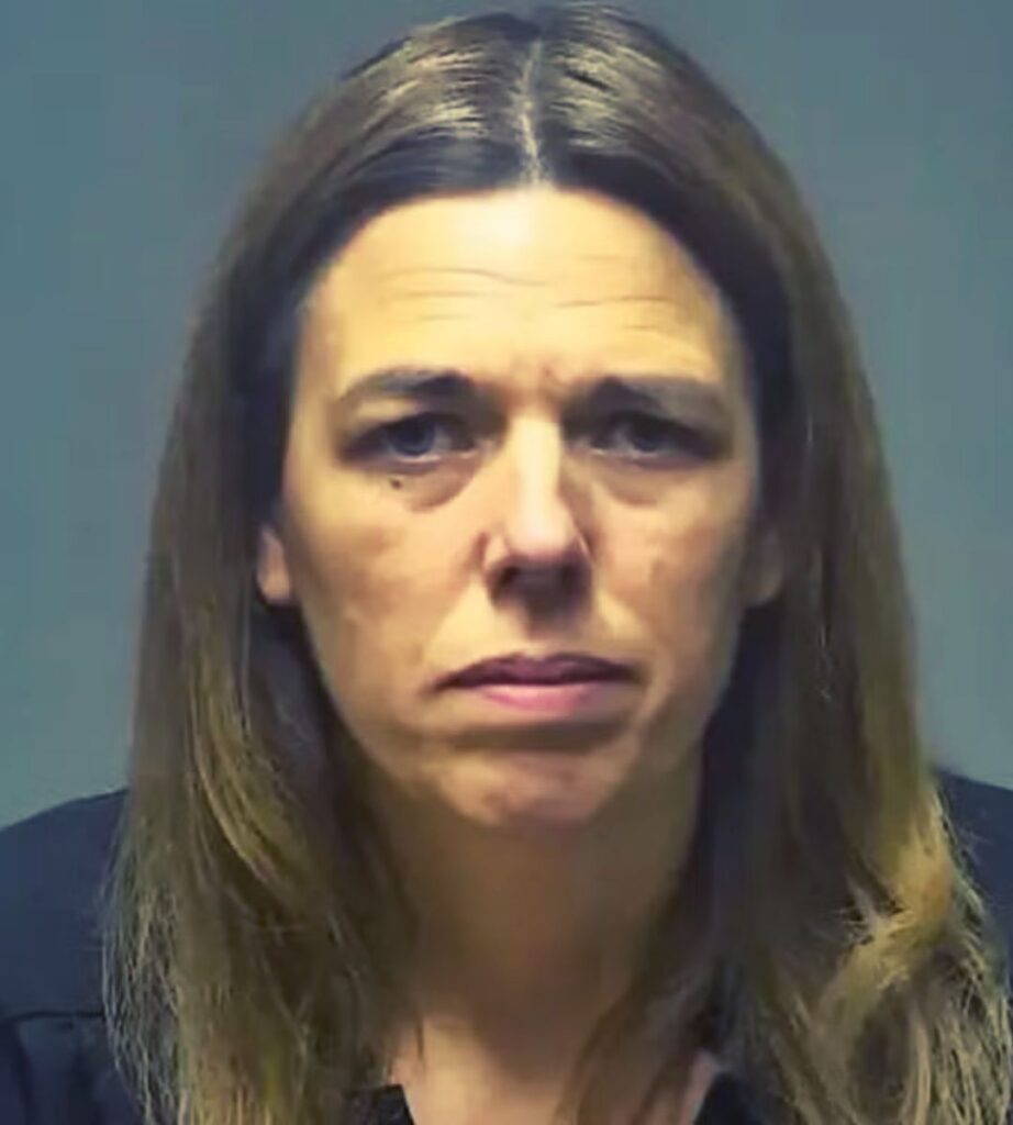 Unknown Number The High School Catfish - Kendra Licari, mother