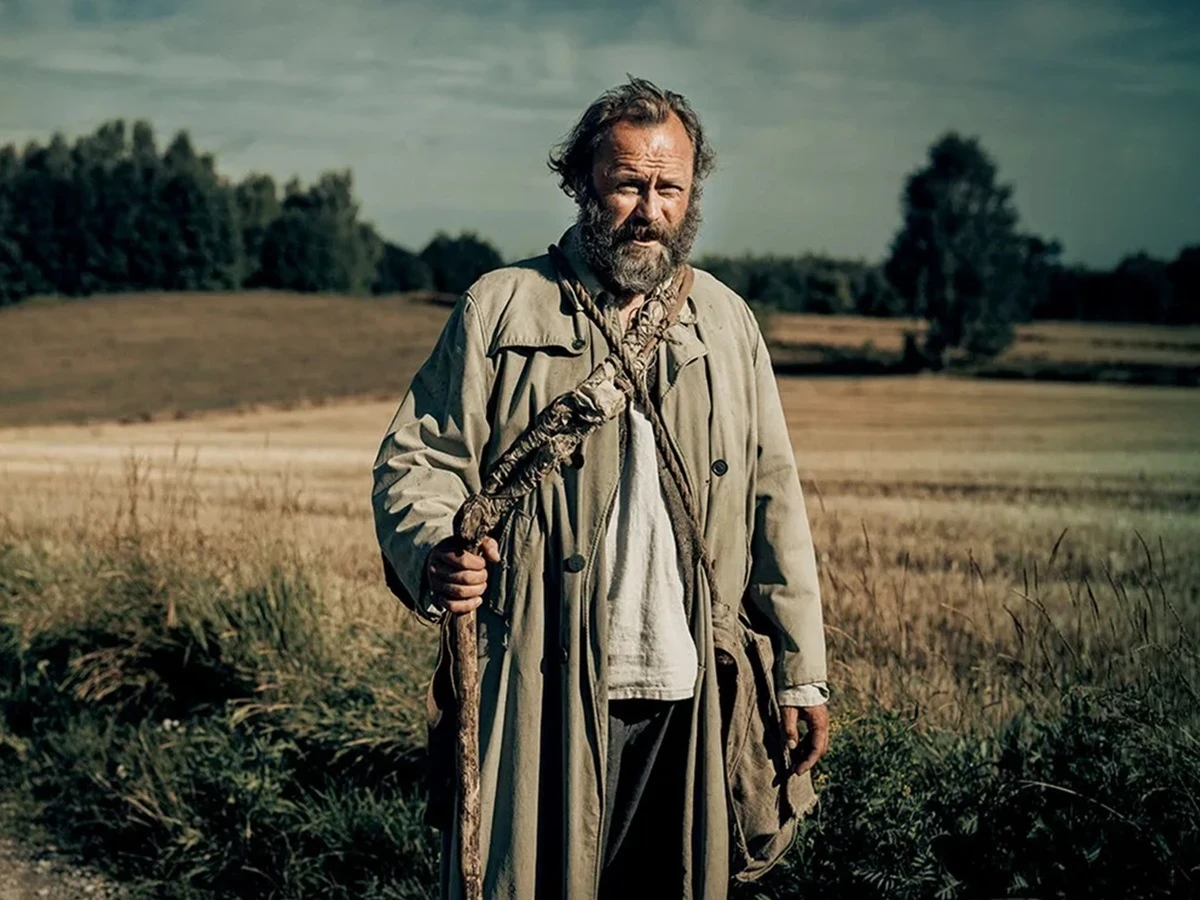 Rafał Wilczur (Leszek Lichota) after losing his memory, from The Forgotten Love, a Polish romantic film on Netflix