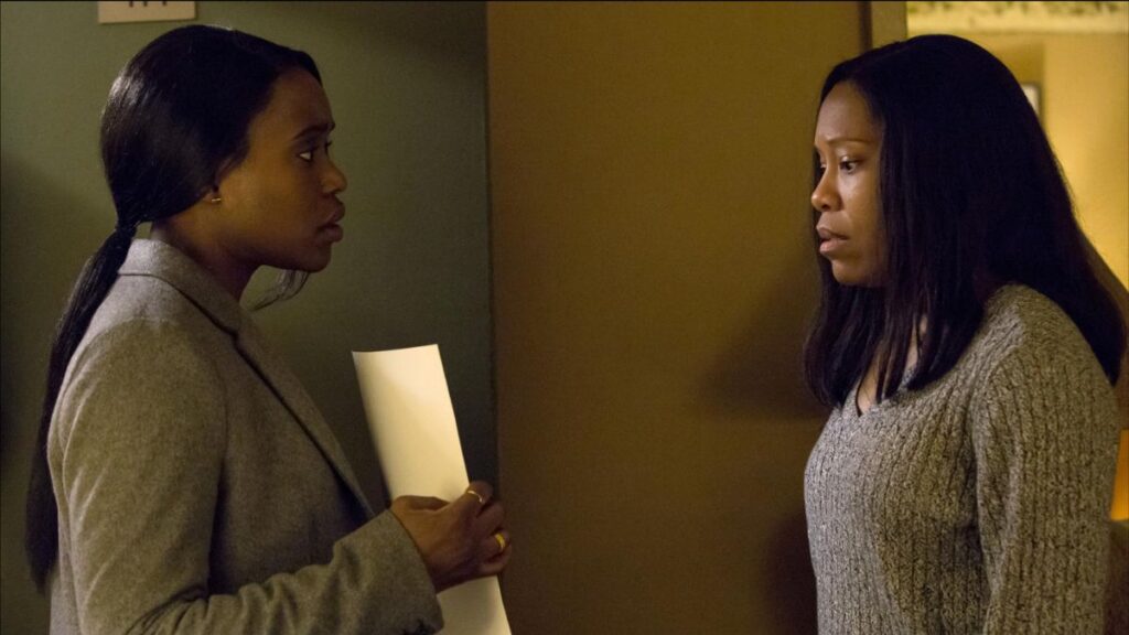 Clare-Hope Ashitey  and Regina King in Seven Seconds