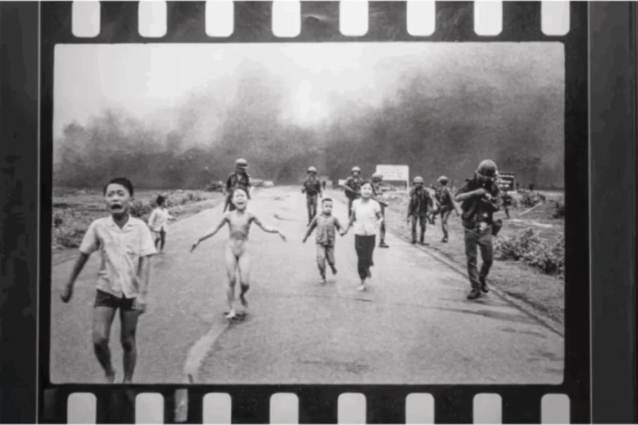 Coming soon on Netflix "The Stringer", the documentary investigating the true author of one of the most iconic photographs of the 20th century.