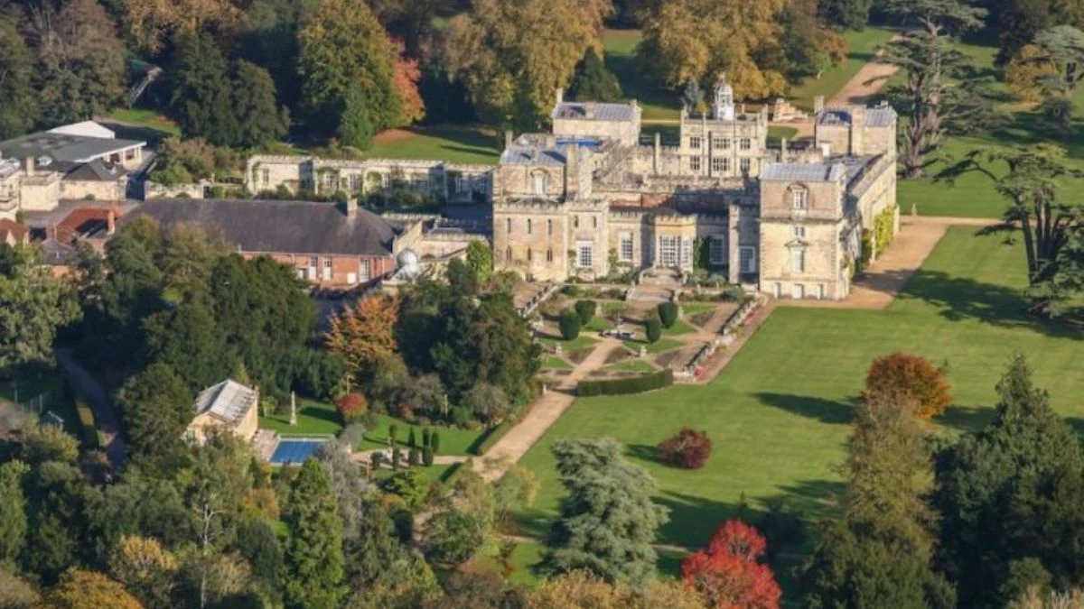 All the locations of Frankenstein, del Toro's film on Netflix, which is dominating the Top 10 in 85 countries worldwide.