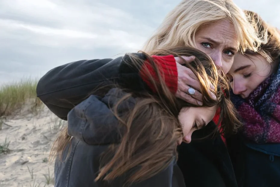 Lost Girls: the movie on Netflix is a tragic true story made of omissions, mysteries, and resistance.